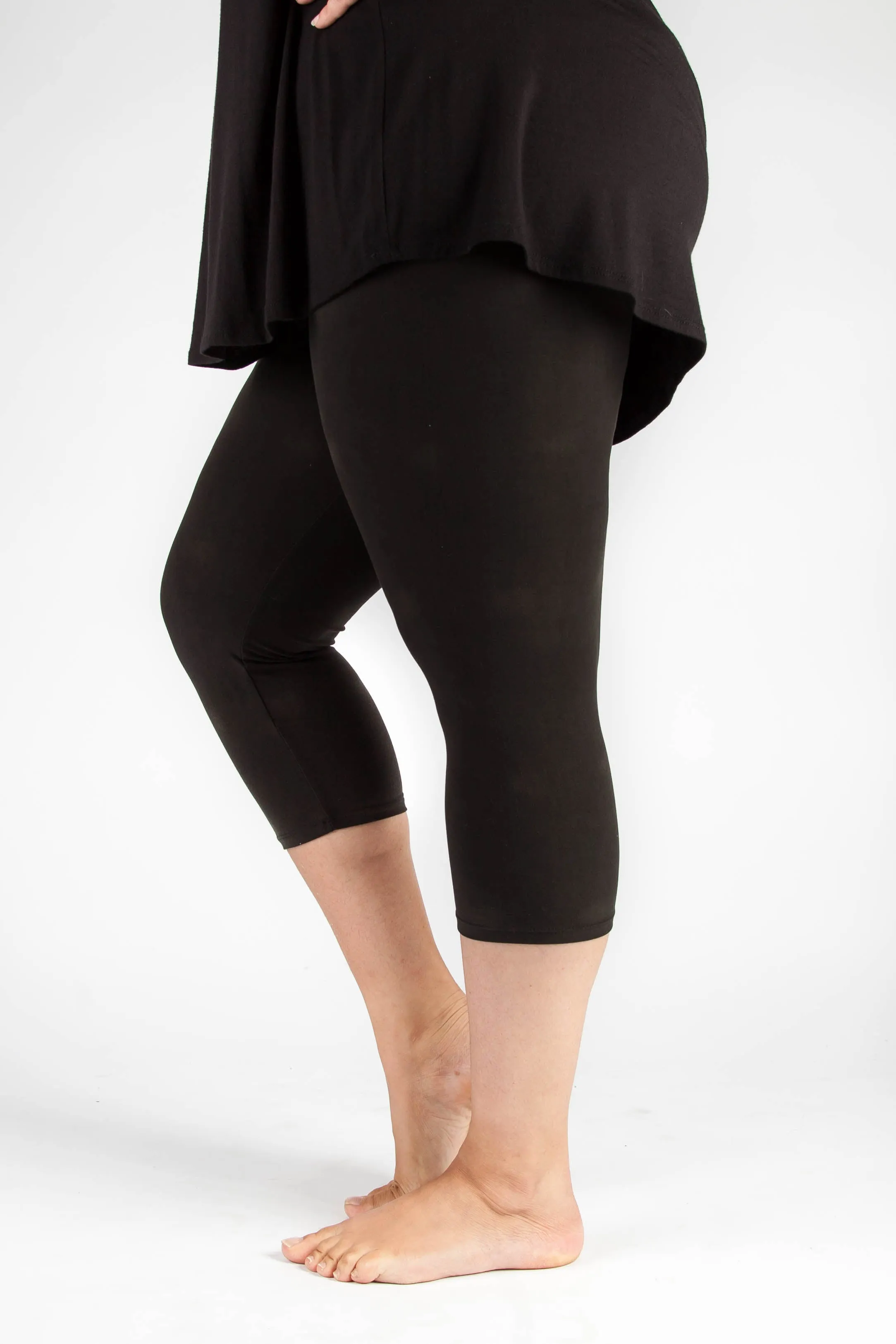 Black Capris Large