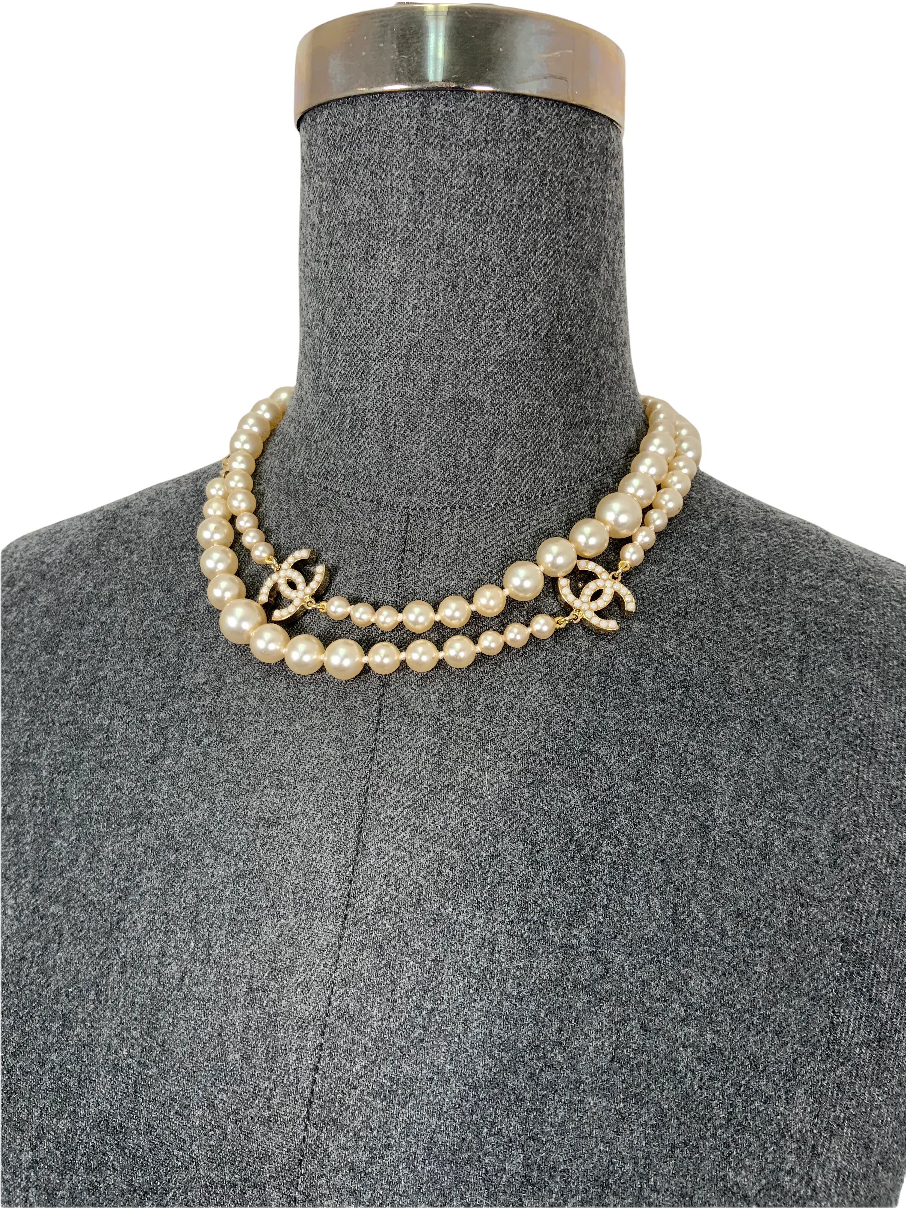 CHANEL CC Logo Timeless Classic Faux Pearl Necklace