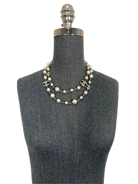 CHANEL Timeless Classic Pearl 5 Crystal CC Logo Necklace