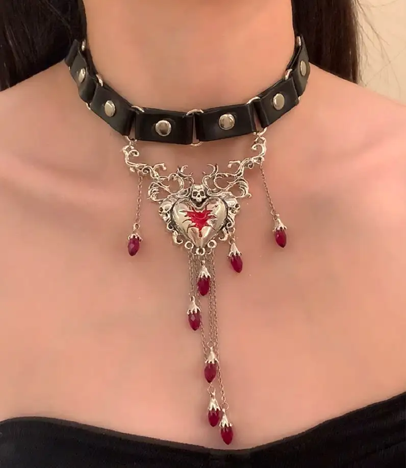 Dark Loretta Gothic Love Droplet Necklace