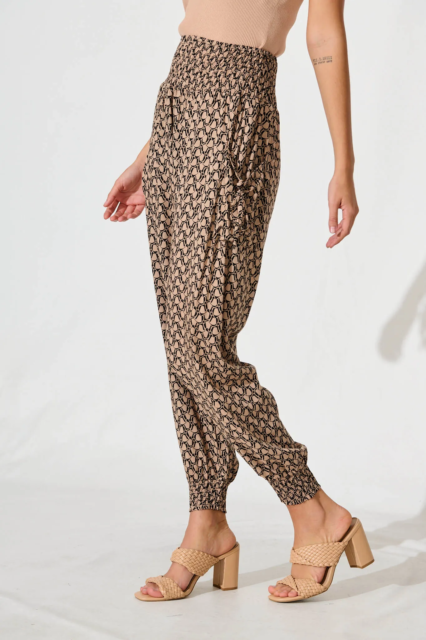 Gabby Lounge Pants In Beige With Black Tile Print