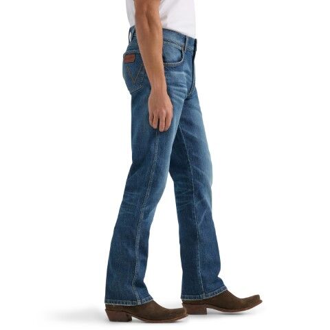 Wrangler Men's Retro Slim Bootcut Jean in Whitley